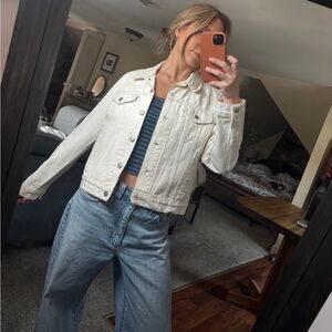 LEVI’S Women's Cream Denim Jacket